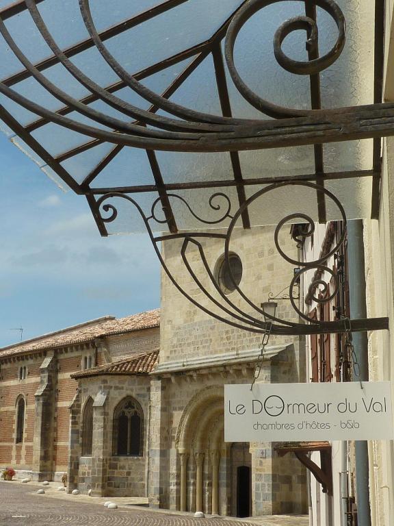 Le Dormeur Du Val Panzió Le Mas-dʼAgenais Kültér fotó