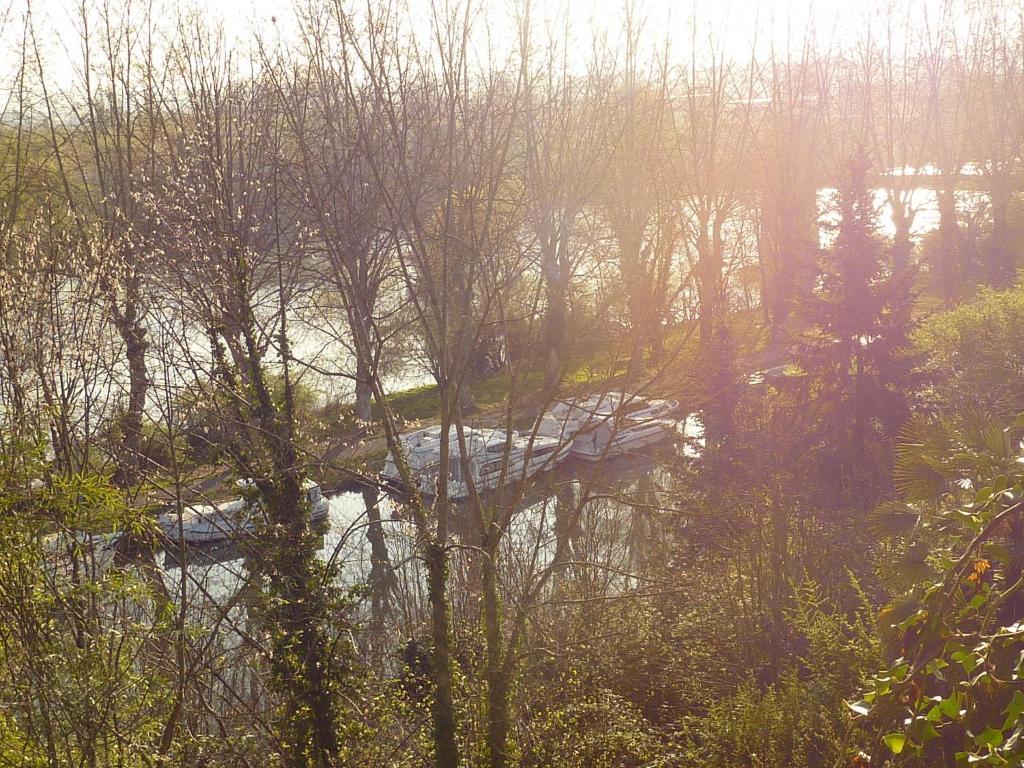 Le Dormeur Du Val Panzió Le Mas-dʼAgenais Kültér fotó